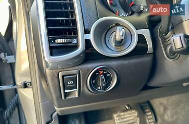 Внедорожник / Кроссовер Porsche Cayenne 2013 в 