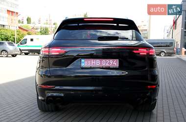 Позашляховик / Кросовер Porsche Cayenne 2020 в 