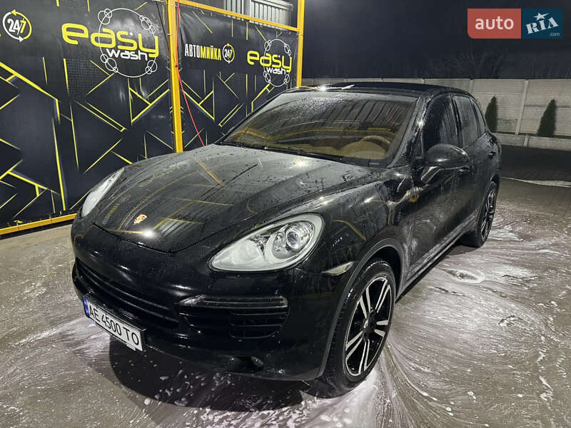 Позашляховик / Кросовер Porsche Cayenne 2012 в 