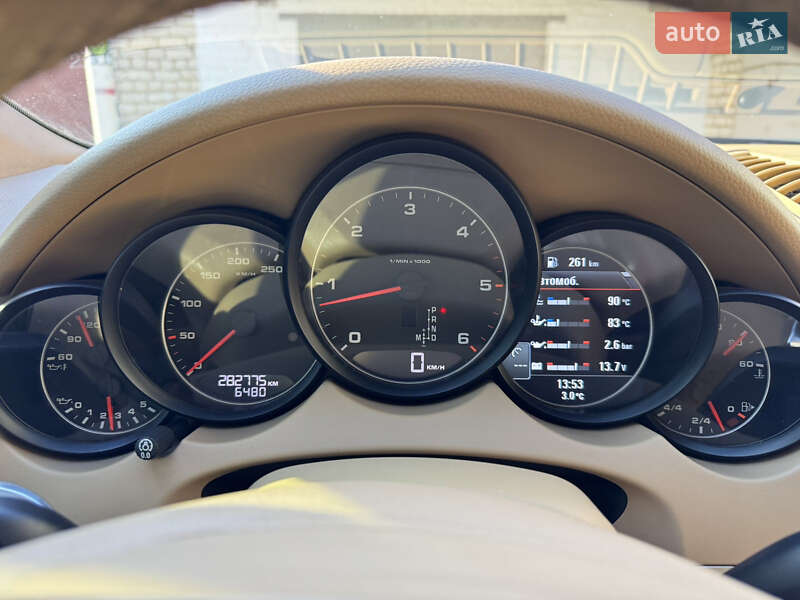 Внедорожник / Кроссовер Porsche Cayenne 2012 в Павлограде