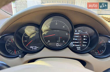 Позашляховик / Кросовер Porsche Cayenne 2012 в 