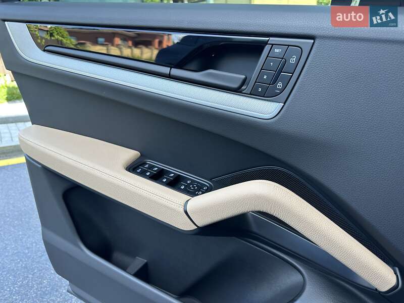 Внедорожник / Кроссовер Porsche Cayenne 2025 в Киеве фото 57 Внедорожник / Кроссовер Porsche Cayenne 2025 в Киеве