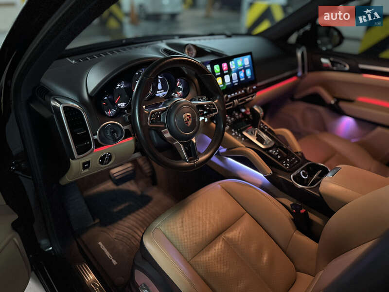 Позашляховик / Кросовер Porsche Cayenne 2016 в Дніпрі