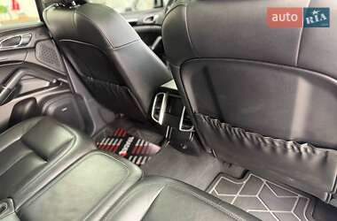 Внедорожник / Кроссовер Porsche Cayenne 2015 в 