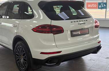 Внедорожник / Кроссовер Porsche Cayenne 2015 в 