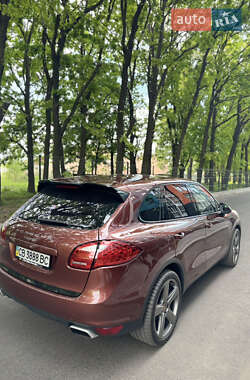 Внедорожник / Кроссовер Porsche Cayenne 2012 в 