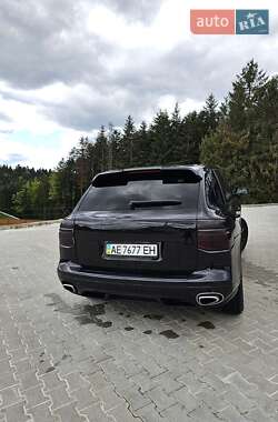 Внедорожник / Кроссовер Porsche Cayenne 2010 в 
