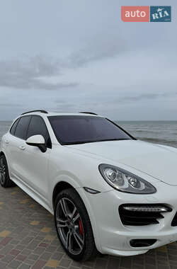 Внедорожник / Кроссовер Porsche Cayenne 2012 в 