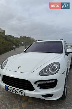Внедорожник / Кроссовер Porsche Cayenne 2012 в 