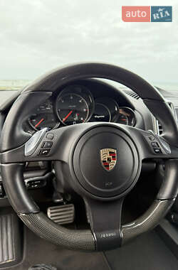 Внедорожник / Кроссовер Porsche Cayenne 2012 в 