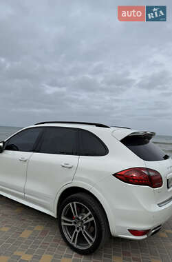 Внедорожник / Кроссовер Porsche Cayenne 2012 в 