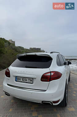 Внедорожник / Кроссовер Porsche Cayenne 2012 в 