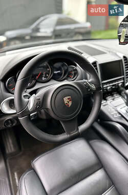 Внедорожник / Кроссовер Porsche Cayenne 2013 в 