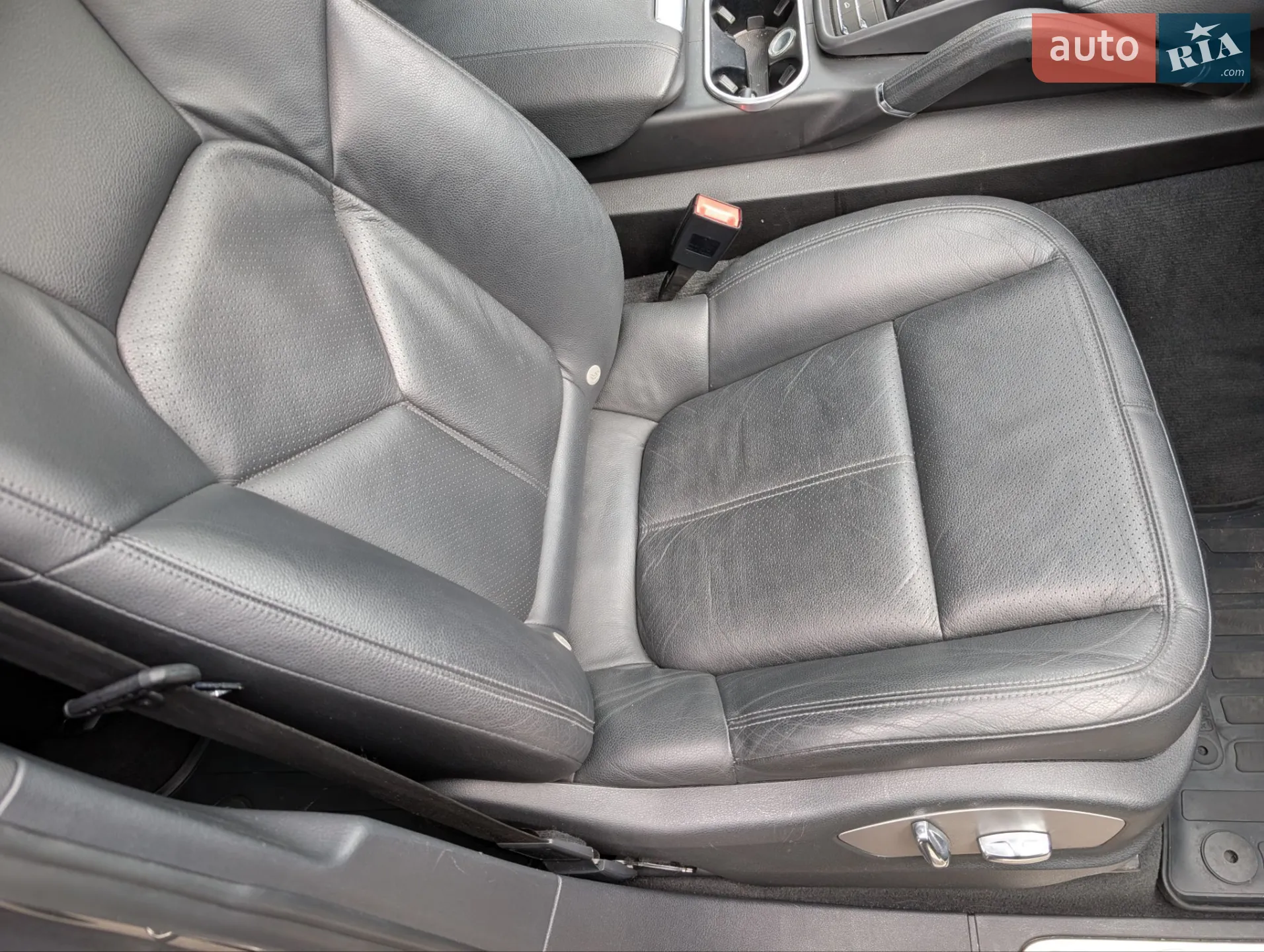 Porsche Cayenne 2010 VIN WP1ZZZ92ZBLA40414 фото оголошення 11 з 28