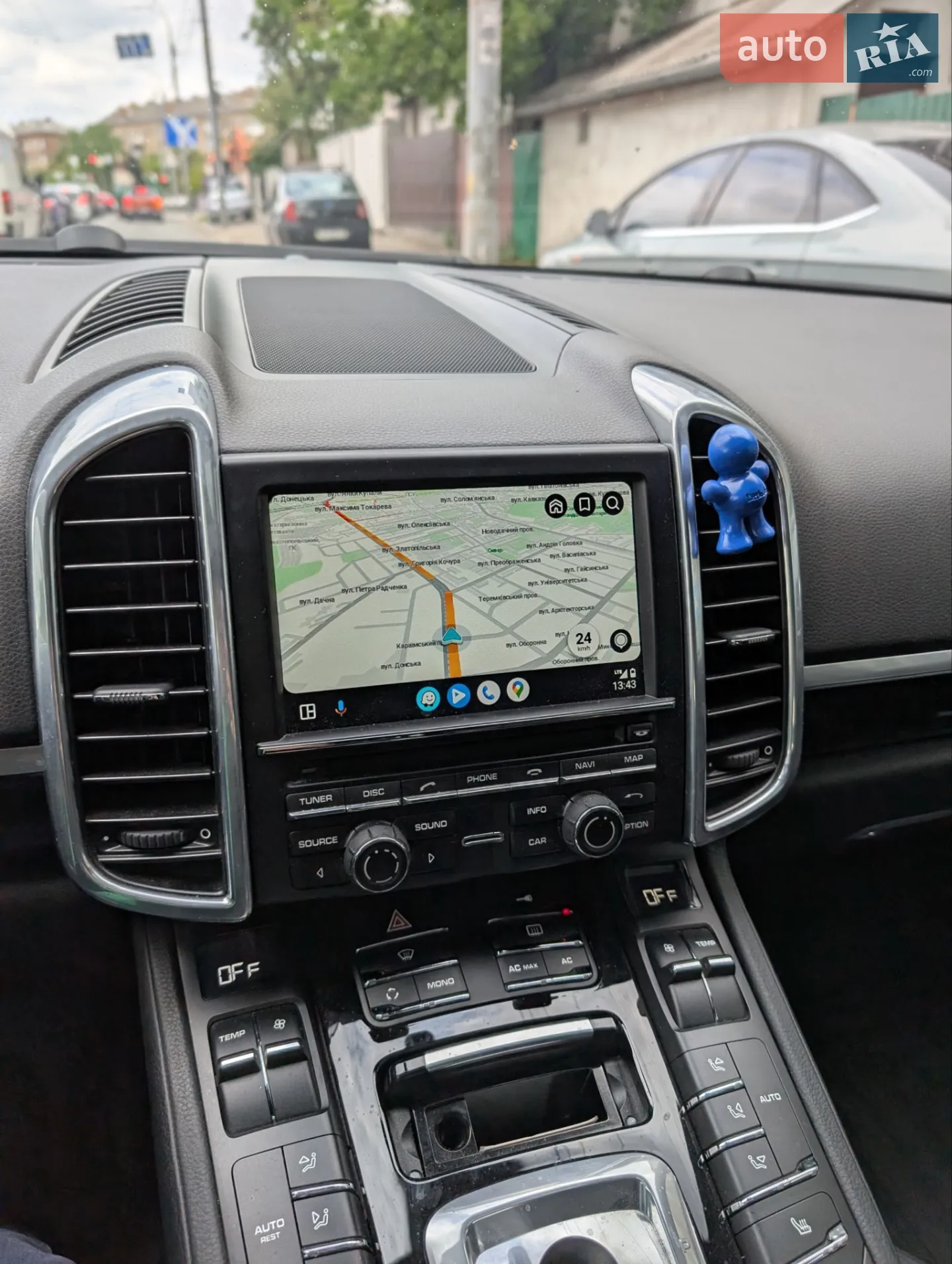 Porsche Cayenne 2010 VIN WP1ZZZ92ZBLA40414 фото оголошення 16 з 28