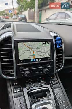 Позашляховик / Кросовер Porsche Cayenne 2010 в 