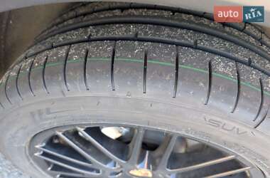 Позашляховик / Кросовер Porsche Cayenne 2010 в 