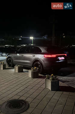 Позашляховик / Кросовер Porsche Cayenne 2019 в 