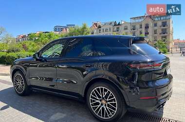 Внедорожник / Кроссовер Porsche Cayenne 2020 в 