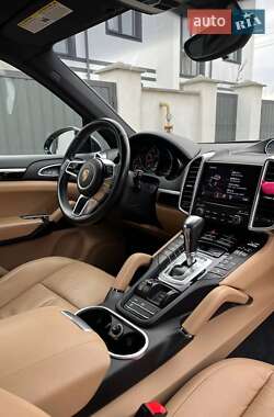 Позашляховик / Кросовер Porsche Cayenne 2017 в 