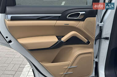 Позашляховик / Кросовер Porsche Cayenne 2015 в Києві