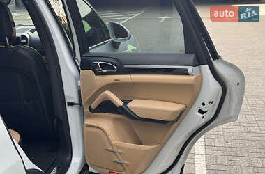 Позашляховик / Кросовер Porsche Cayenne 2015 в Києві