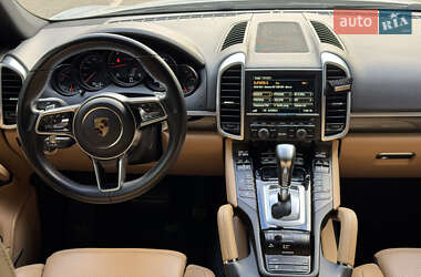 Позашляховик / Кросовер Porsche Cayenne 2015 в Києві