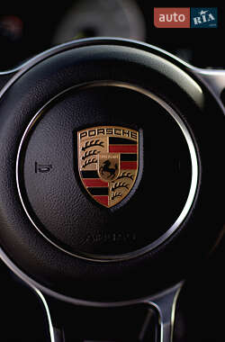 Внедорожник / Кроссовер Porsche Cayenne 2017 в 