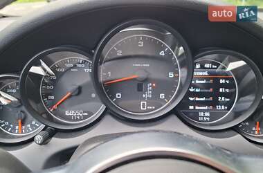 Внедорожник / Кроссовер Porsche Cayenne 2015 в 