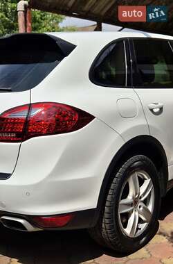 Внедорожник / Кроссовер Porsche Cayenne 2013 в 