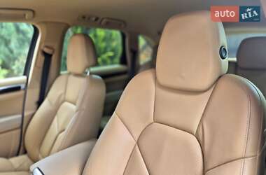Внедорожник / Кроссовер Porsche Cayenne 2013 в 