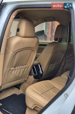 Внедорожник / Кроссовер Porsche Cayenne 2013 в 