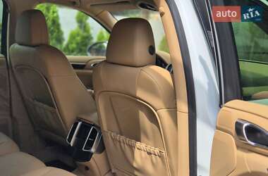 Внедорожник / Кроссовер Porsche Cayenne 2013 в 