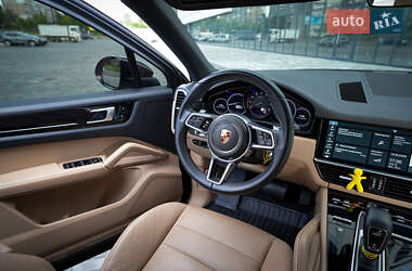 Внедорожник / Кроссовер Porsche Cayenne 2019 в 