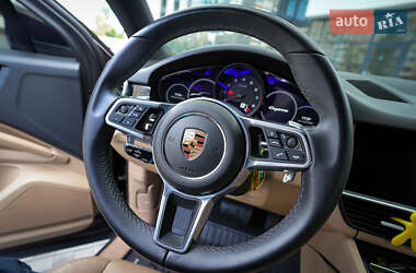 Внедорожник / Кроссовер Porsche Cayenne 2019 в 