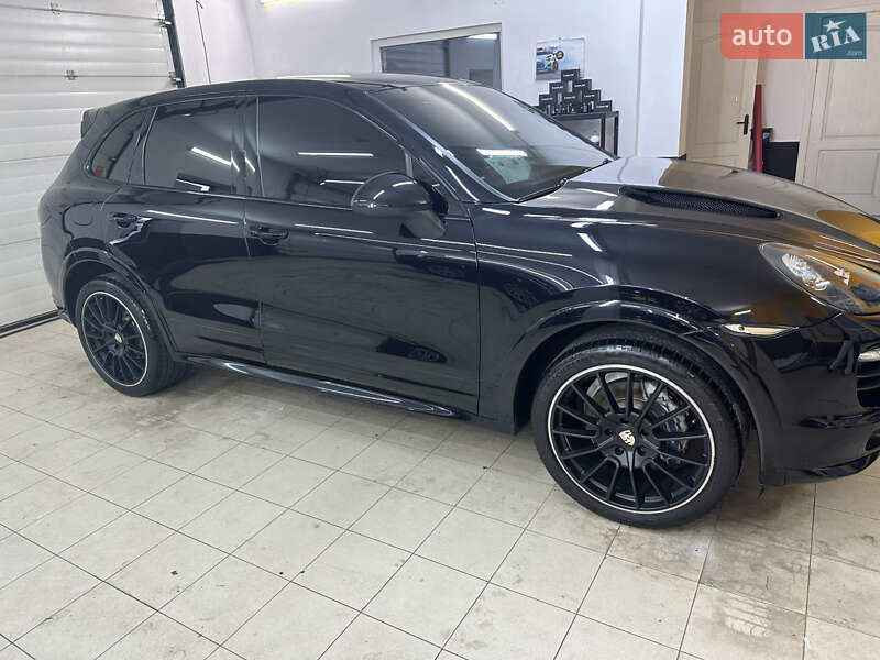 Внедорожник / Кроссовер Porsche Cayenne 2013 в Киеве