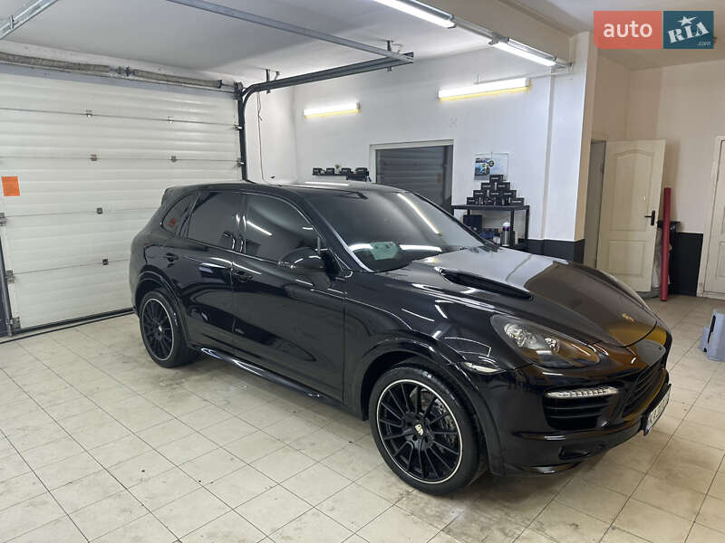 Внедорожник / Кроссовер Porsche Cayenne 2013 в Киеве