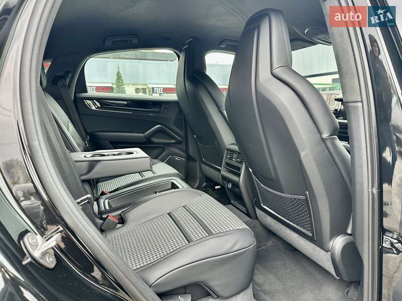 Позашляховик / Кросовер Porsche Cayenne 2024 в Києві