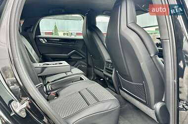 Внедорожник / Кроссовер Porsche Cayenne 2024 в 