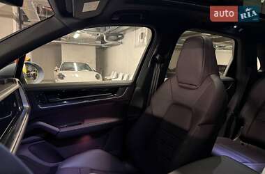 Внедорожник / Кроссовер Porsche Cayenne 2024 в 