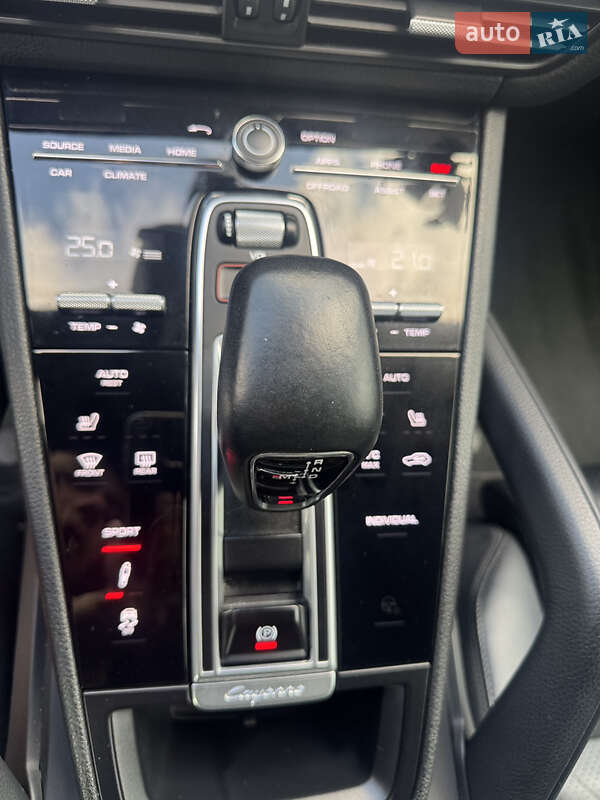 Позашляховик / Кросовер Porsche Cayenne 2019 в Красилові