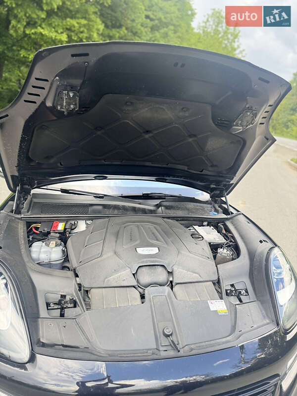 Позашляховик / Кросовер Porsche Cayenne 2019 в Красилові