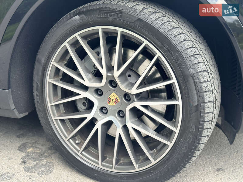 Внедорожник / Кроссовер Porsche Cayenne 2019 в Красилове