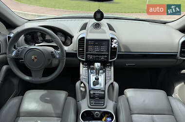 Внедорожник / Кроссовер Porsche Cayenne 2013 в 