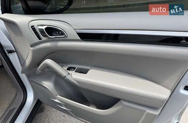 Внедорожник / Кроссовер Porsche Cayenne 2013 в 