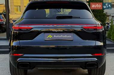 Позашляховик / Кросовер Porsche Cayenne 2021 в 