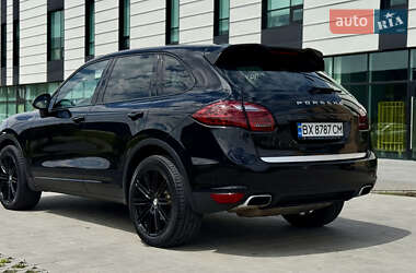 Позашляховик / Кросовер Porsche Cayenne 2012 в 
