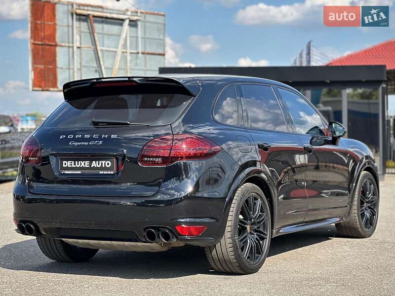 Внедорожник / Кроссовер Porsche Cayenne 2014 в Киеве