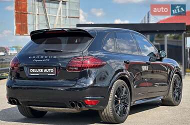 Внедорожник / Кроссовер Porsche Cayenne 2014 в 