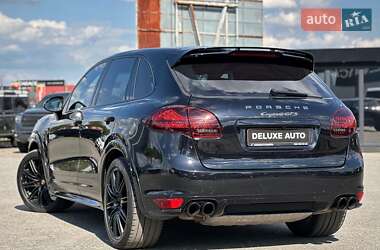 Внедорожник / Кроссовер Porsche Cayenne 2014 в 